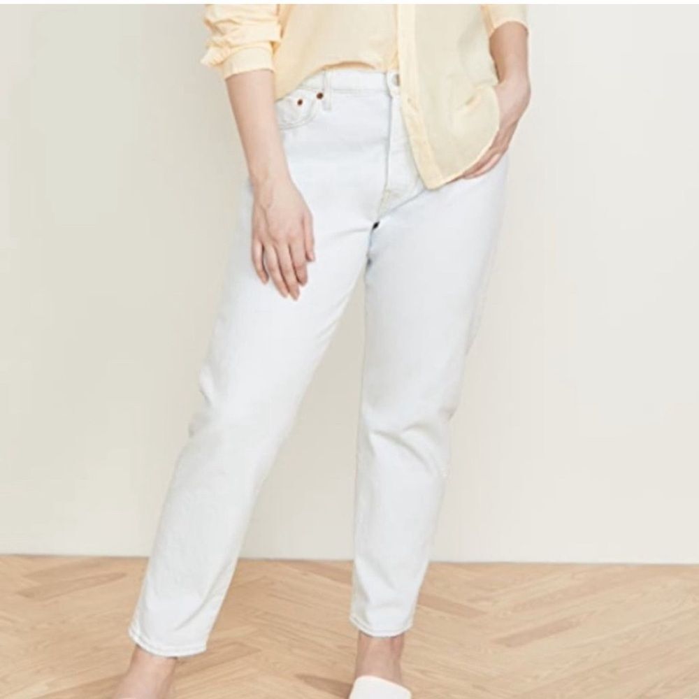 Levi’s Wedgie Icon Fit Denim in Faint Hearted- Size 29
